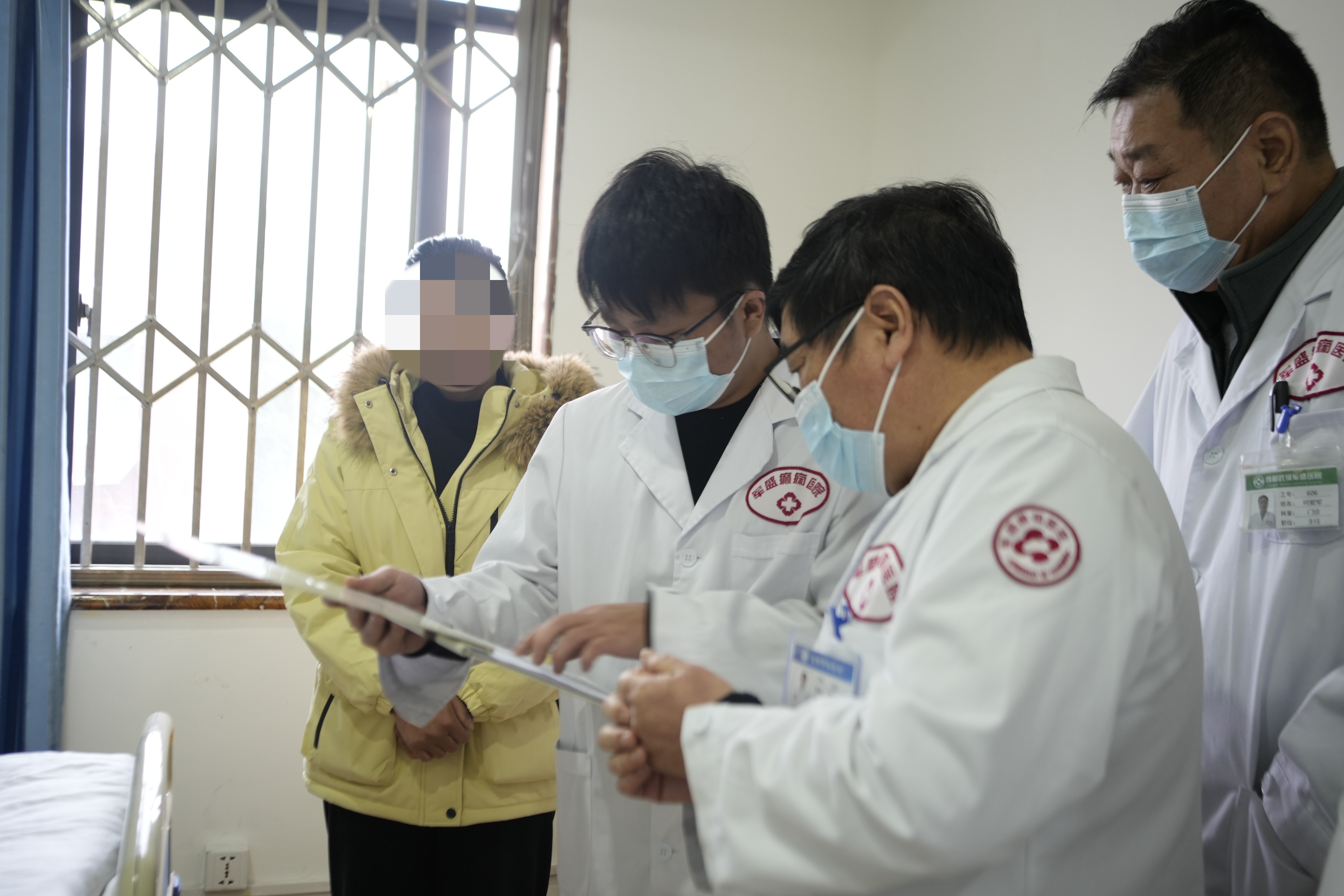 　　做脑电监测要不要家属陪?成都军盛医院的陪护安排